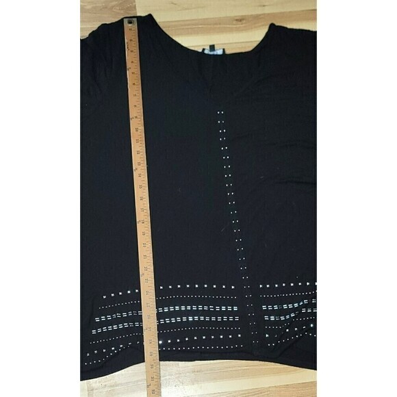 B.L.E.U. Women's Metal Accents Long Sleeve Black Blouse Size 26/28 - Picture 11 of 11